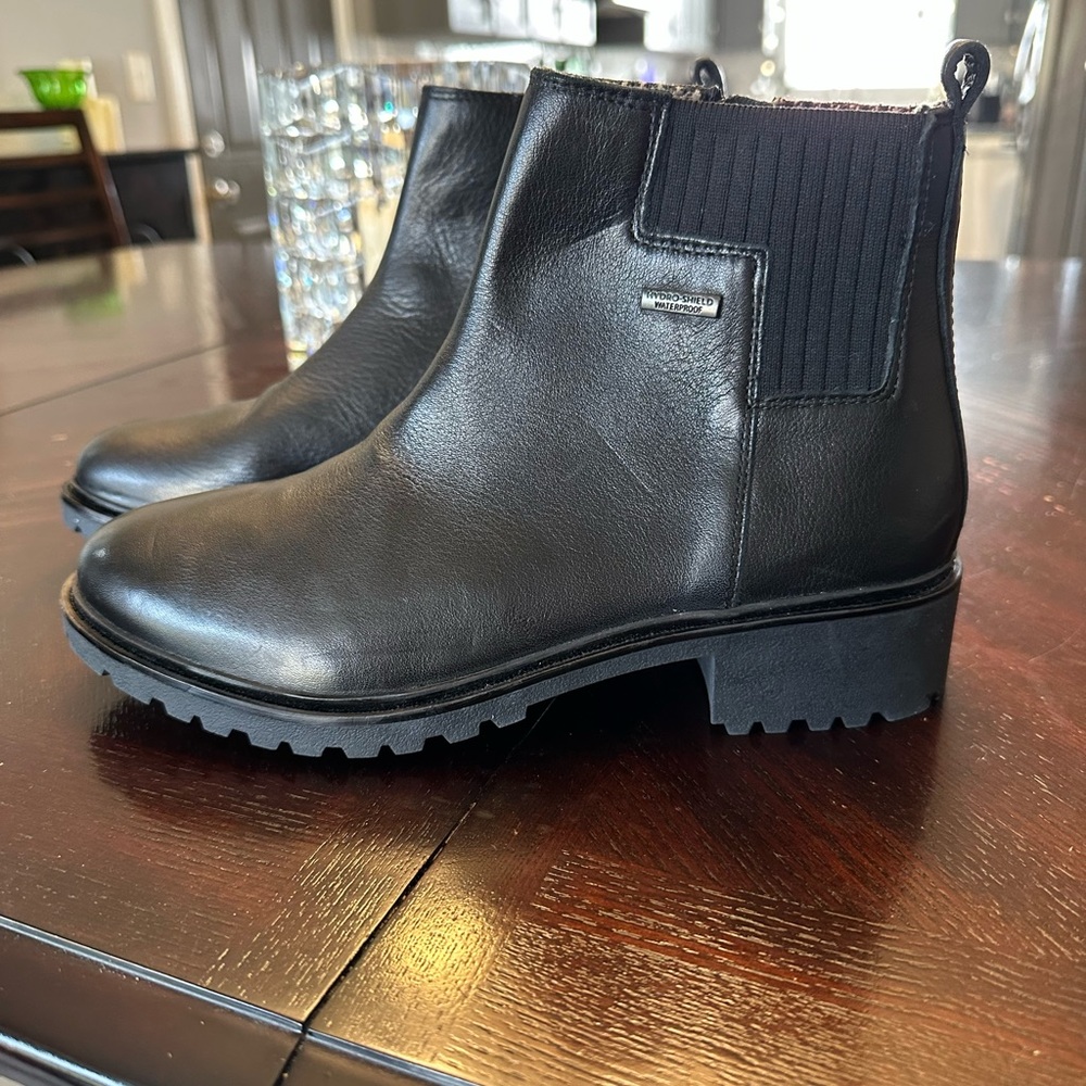 Rockport waterproof Raleigh Gore Booties. 8 1/2